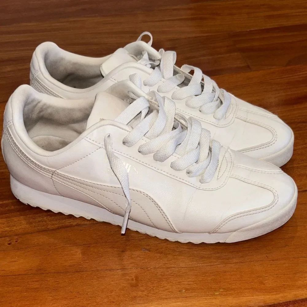 Puma Men’s Classic White Lace-Up Sneakers size 9.5